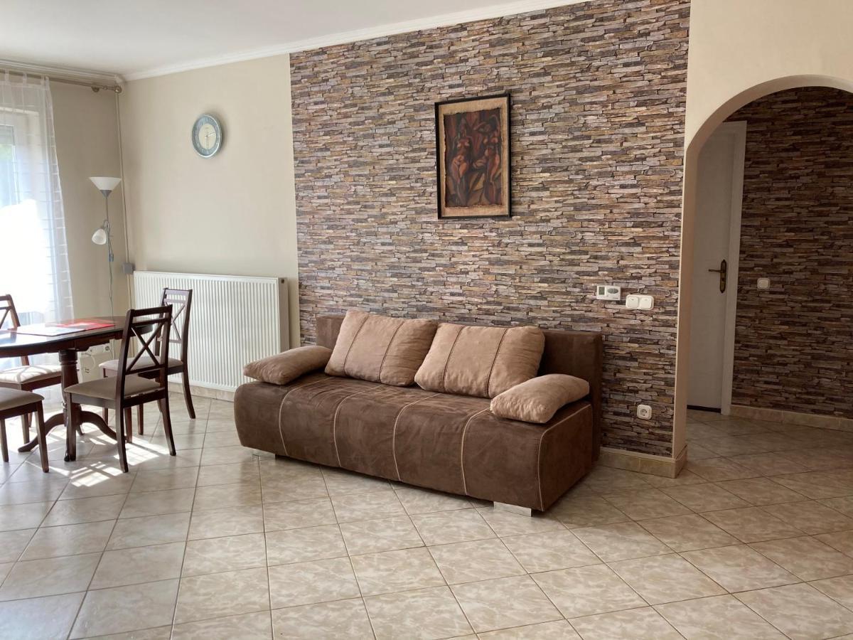 Kristaly Apartman Эгер Экстерьер фото
