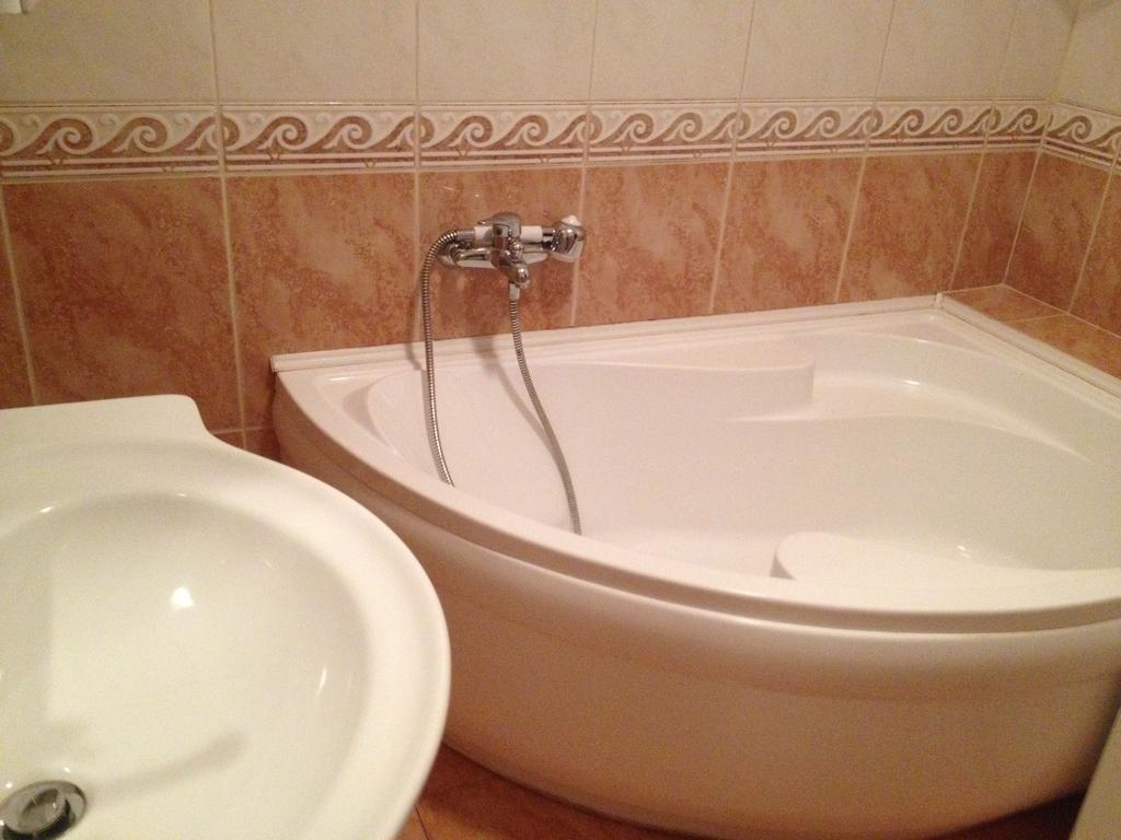 Kristaly Apartman Эгер Экстерьер фото